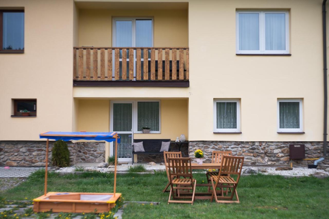 קבילדה Apartmany U Sjezdovky מראה חיצוני תמונה